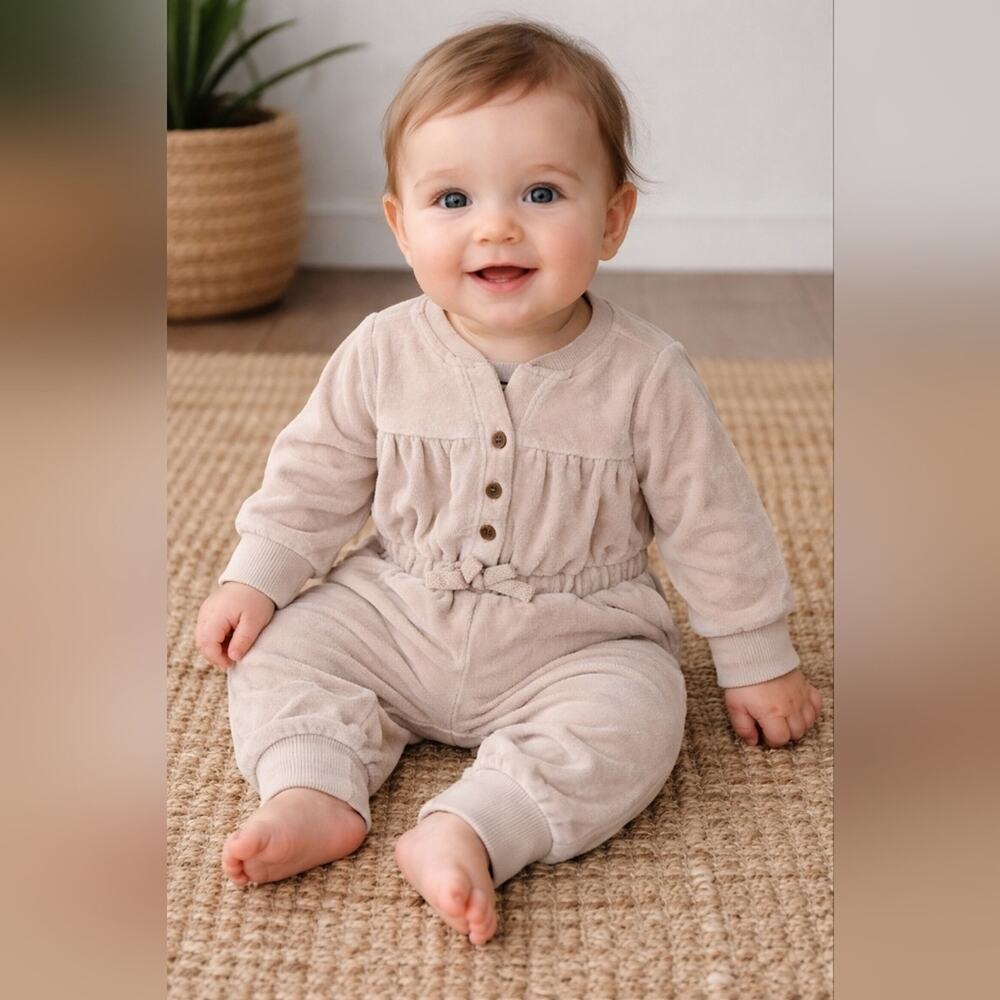 Gymboree Oatmeal Velour Cute Jumpsuit With Glittery Tie Bow Sz 0-3 M #1905